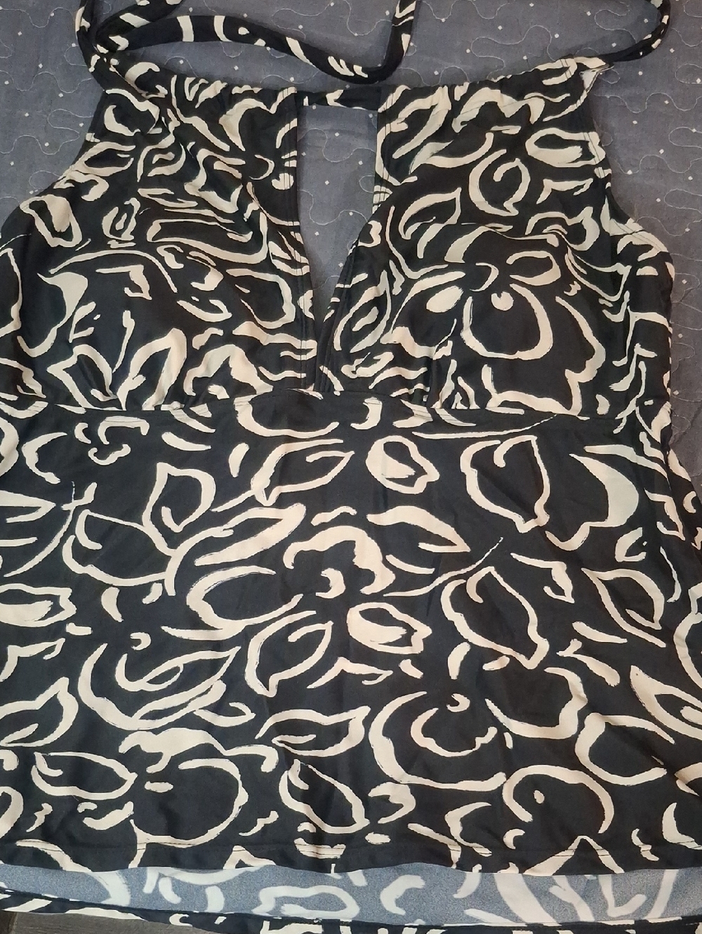 Time and Tru Black and White Halter Floral Print Tankini Swim Top size XL NWT